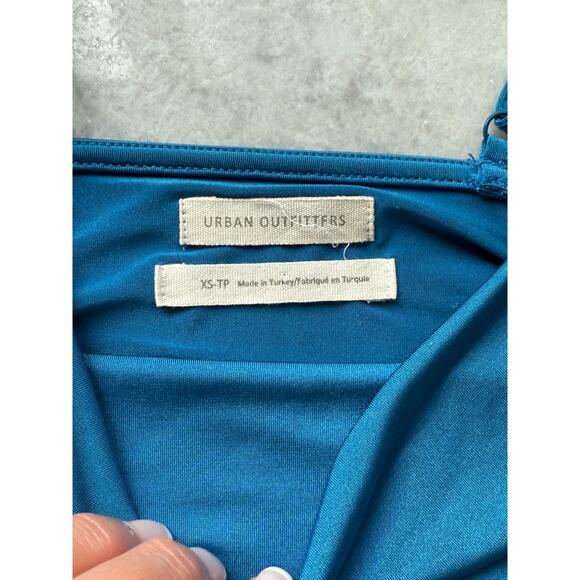 Urban Outfitters Cowl Neck Cropped Tank - Picture 5 of 6